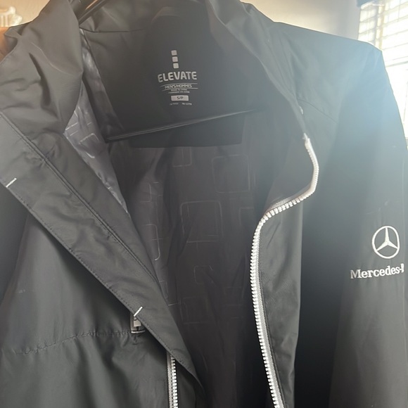 Mercedes Jacket - Picture 3 of 4